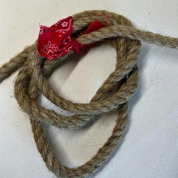 Jute Rope Garland with bandana strips - Picture 3 of 3